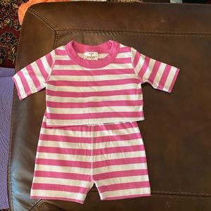 Girls Hanna Andersson Short Jams pajamas.  Size 5.
